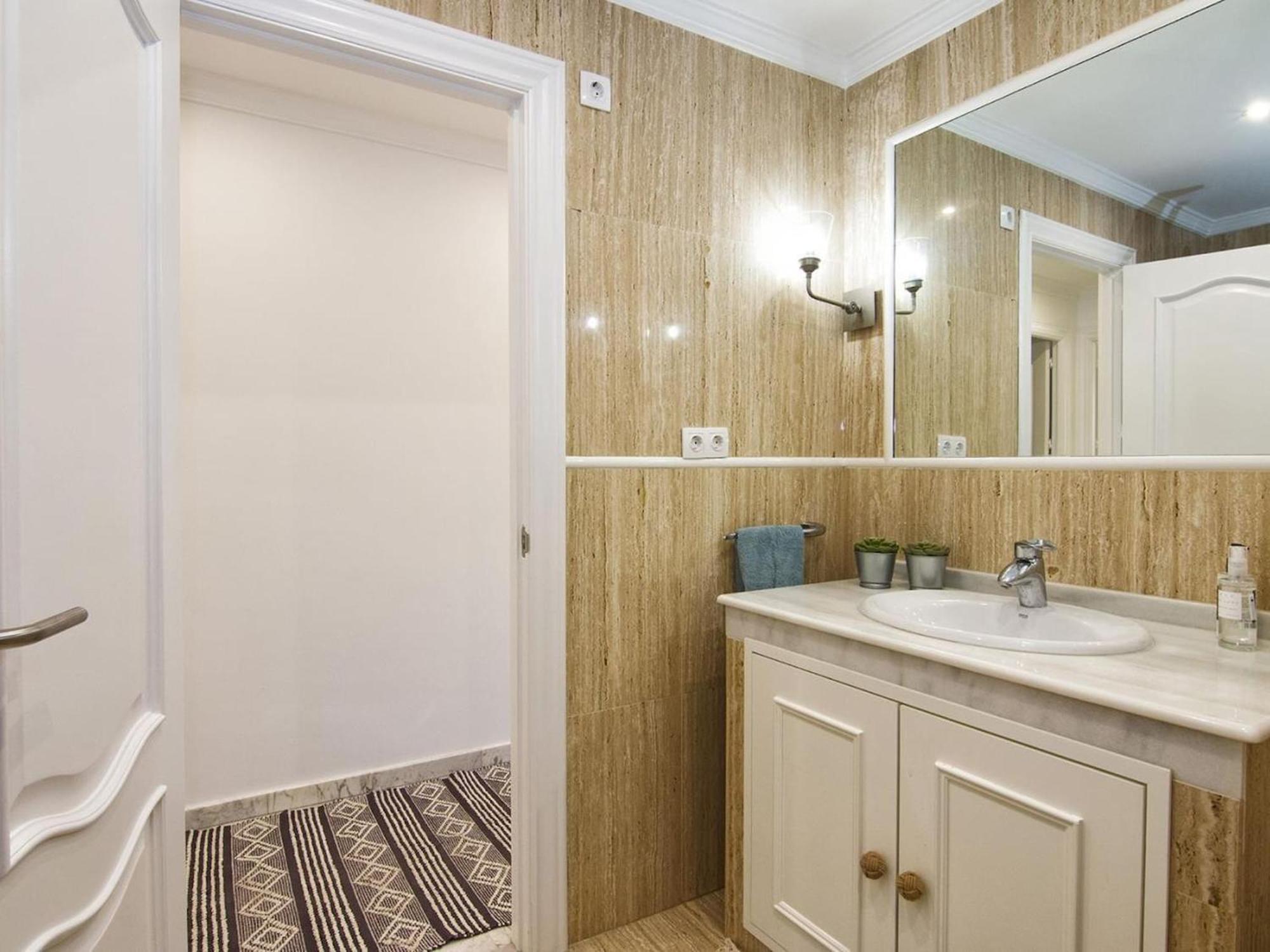 Glow And Elegant Apartment In Granada Center Free Parking 외부 사진